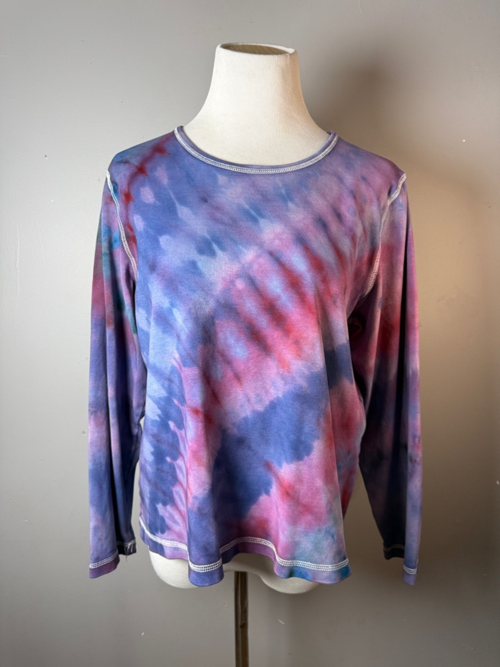 Tie-Dye Long Sleeve Women's Top - red and blue